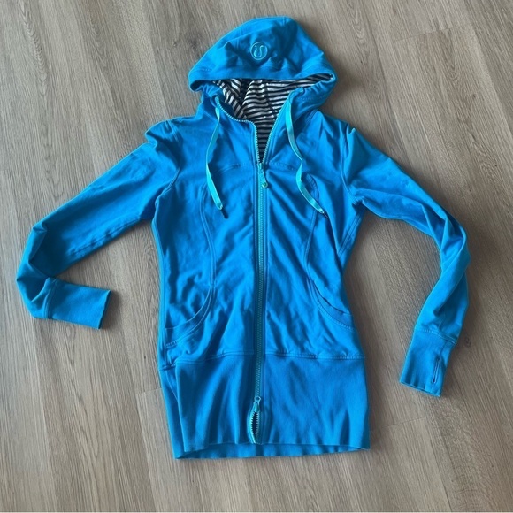 lululemon athletica Jackets & Blazers - Lululemon kayak blue hoodie live simply jacket Size 6